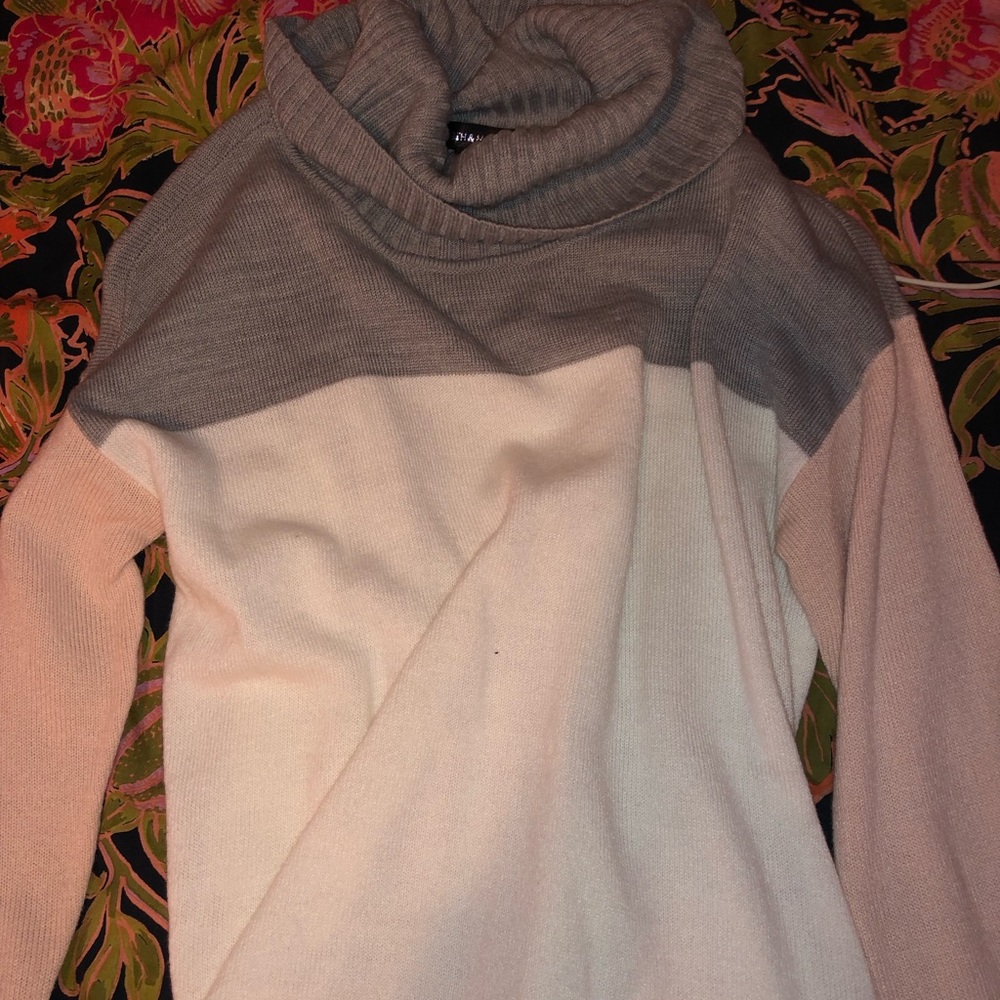 Turtle neck sweater. Color blocked. Size SMALL